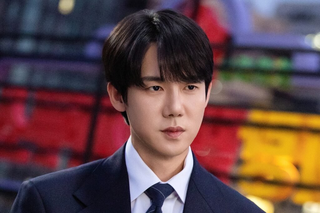 Yoo Yeon Seok Reveals He Prepared An Idol Dance Routine For His Role In New Drama "Phantom Lawyer"