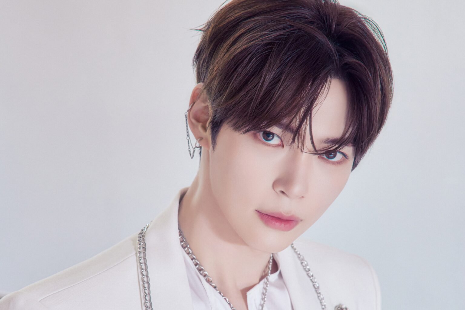 ZEROBASEONE's Sung Han Bin's Agency Threatens Legal Action Against Malicious Rumors And Violation Of Privacy