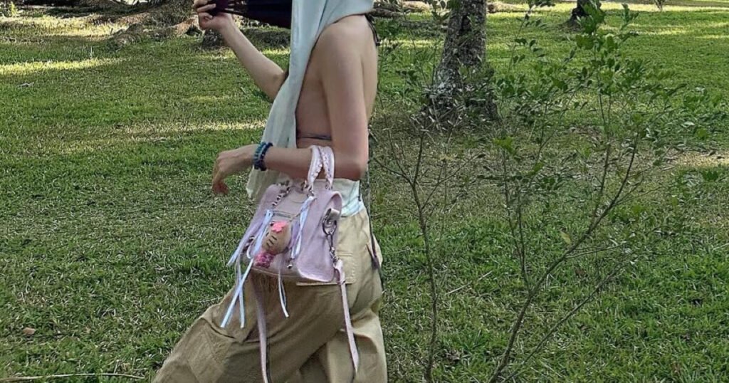 2NE1's Sandara Park Confidently Shows Off Age-Defying Body Figure