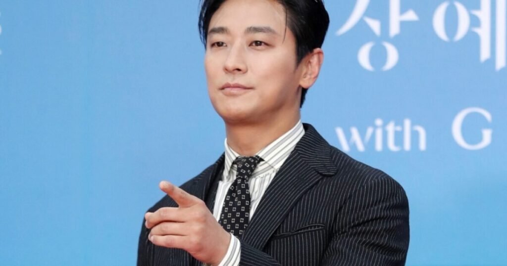 Actor Ju Ji Hoon Tackled A Racially Insensitive Question With Both Class And Wit