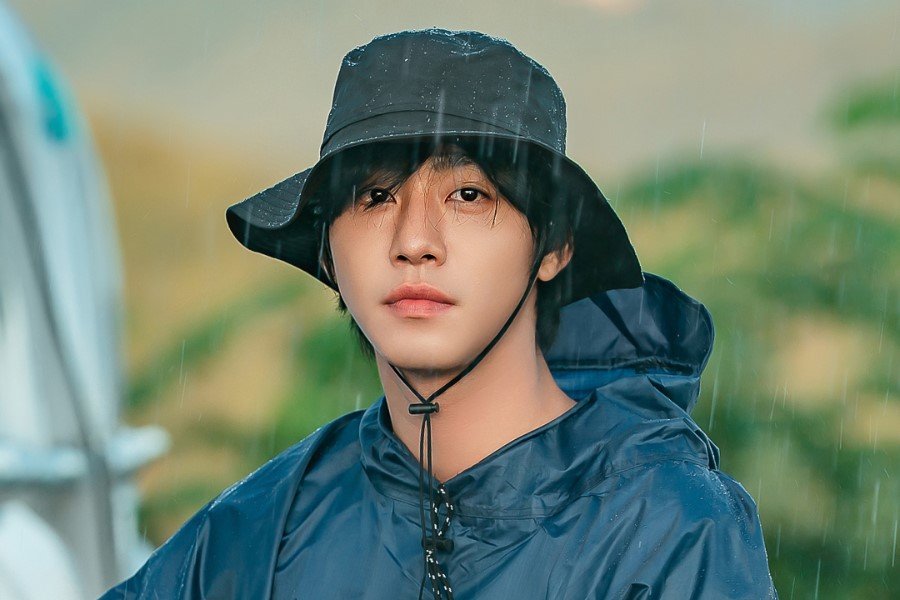Ahn Hyo Seop Embraces Busy Village Life In New Drama “Sold Out On You”