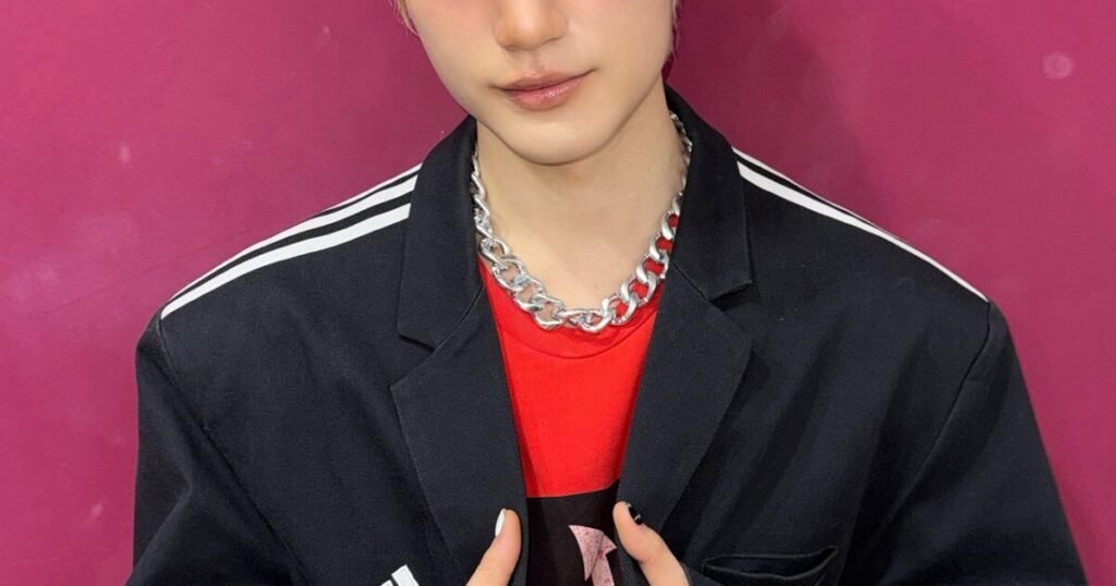 Free Reign Or Willful Disrespect? Re-Debuted Male Idol Was Caught Selling A Fan-Gift