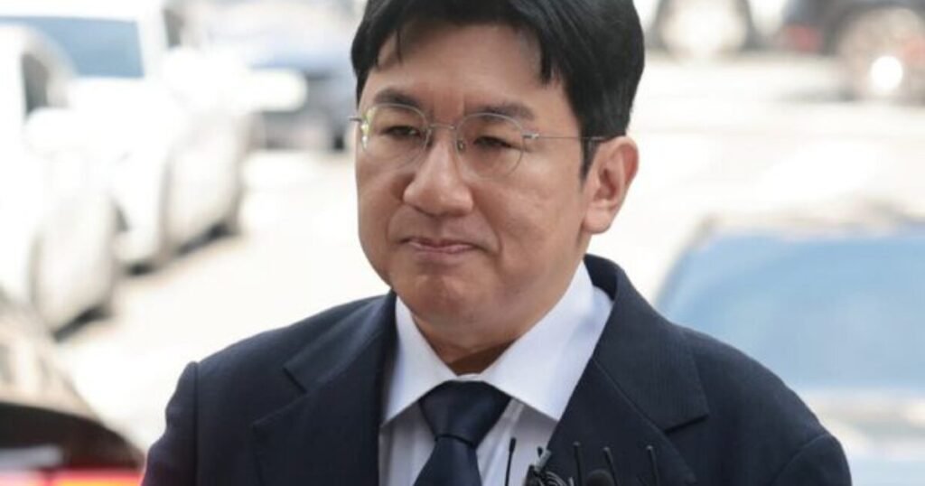 Jail Or A Trillion Won Fine — Bang Si Hyuk's Police Investigation Could Bring Dire Consequences