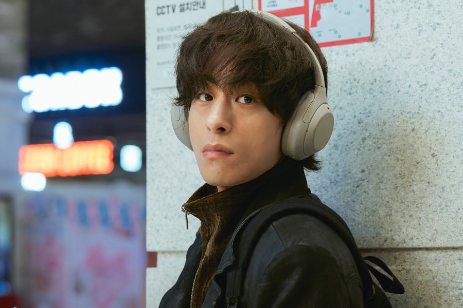 Koo Kyo Hwan Calls “We Are All Trying Here” His ‘Leaked Diary’ And Applauds Go Youn Jung’s Performance