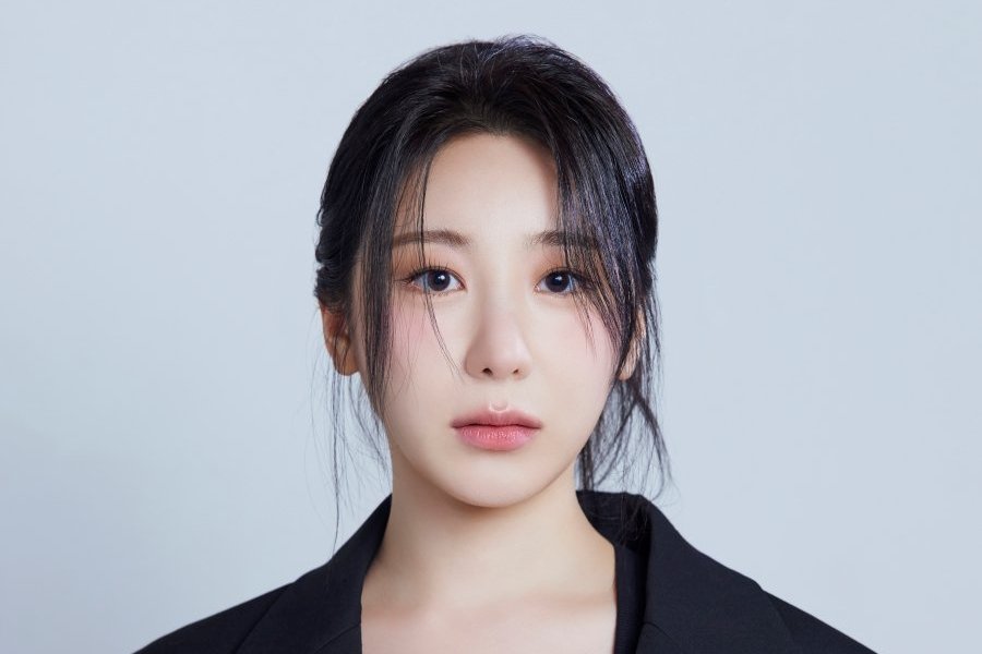 Lee Chae Yeon Announces April Comeback Under New Agency