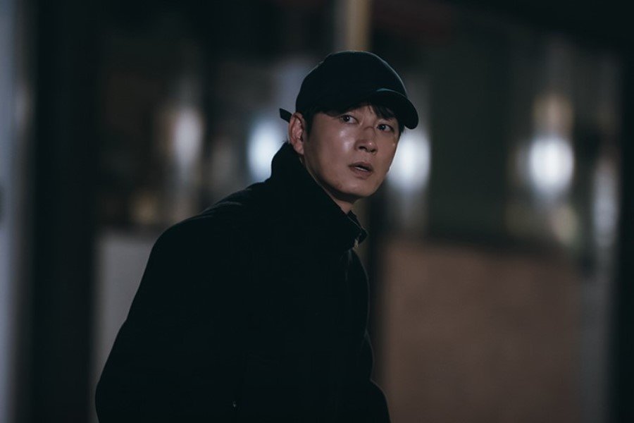 Lee Hyun Wook Is Park Bo Young’s Boyfriend Who Gets Caught Between Love And Desire In New Drama “Gold Land” Lee Hyun Wook Is Park Bo Young’s Boyfriend Who Gets Caught Between Love And Desire In New Drama “Gold Land”