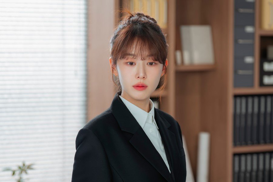 Lee Ju Myoung Is The Hidden Daughter Of Son Hyun Joo Seeking To Prove Her Worth In New Drama “Reborn Rookie”
