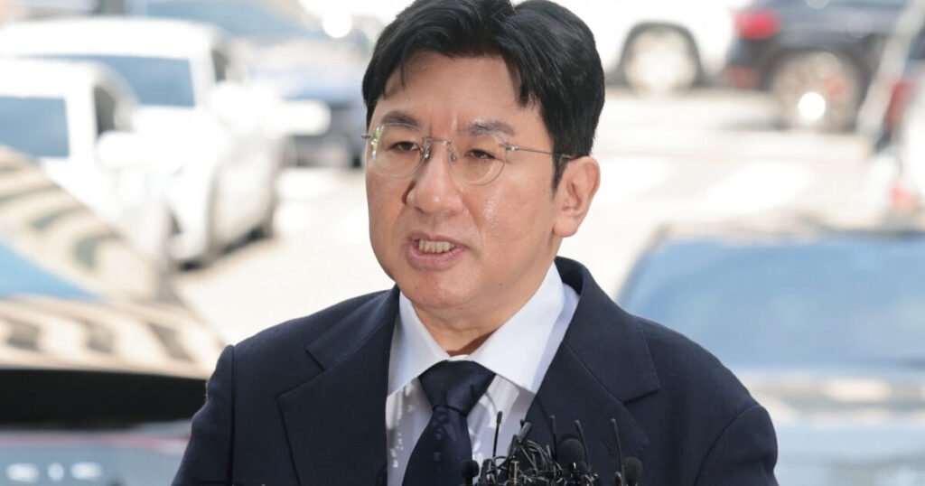 Police Give Latest Update On Bang Si Hyuk's Investigation At Press Conference