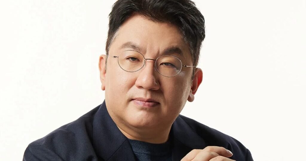 Police Reportedly Considering Arrest Warrant For HYBE’s Bang Si Hyuk Police Reportedly Considering Arrest Warrant For HYBE's Bang Si Hyuk