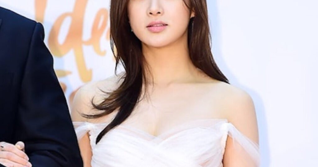 Popular Actress Shocks With Super-Fast Proposal Just Days After Dating