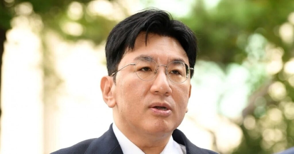 Prosecutors Reject Arrest Warrant Request For HYBE's Bang Si Hyuk