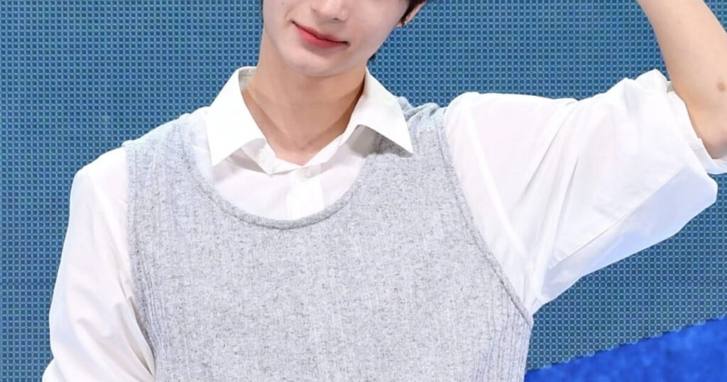 Rookie Male Idol Fighting For His Life To Avoid Dating Rumors Goes Viral