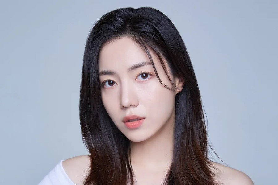 Ryu Hwayoung Announces Marriage | Soompi