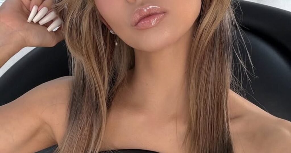 Top Singer Announces Pregnancy At 43, Triggering Past Controversy To Resurface