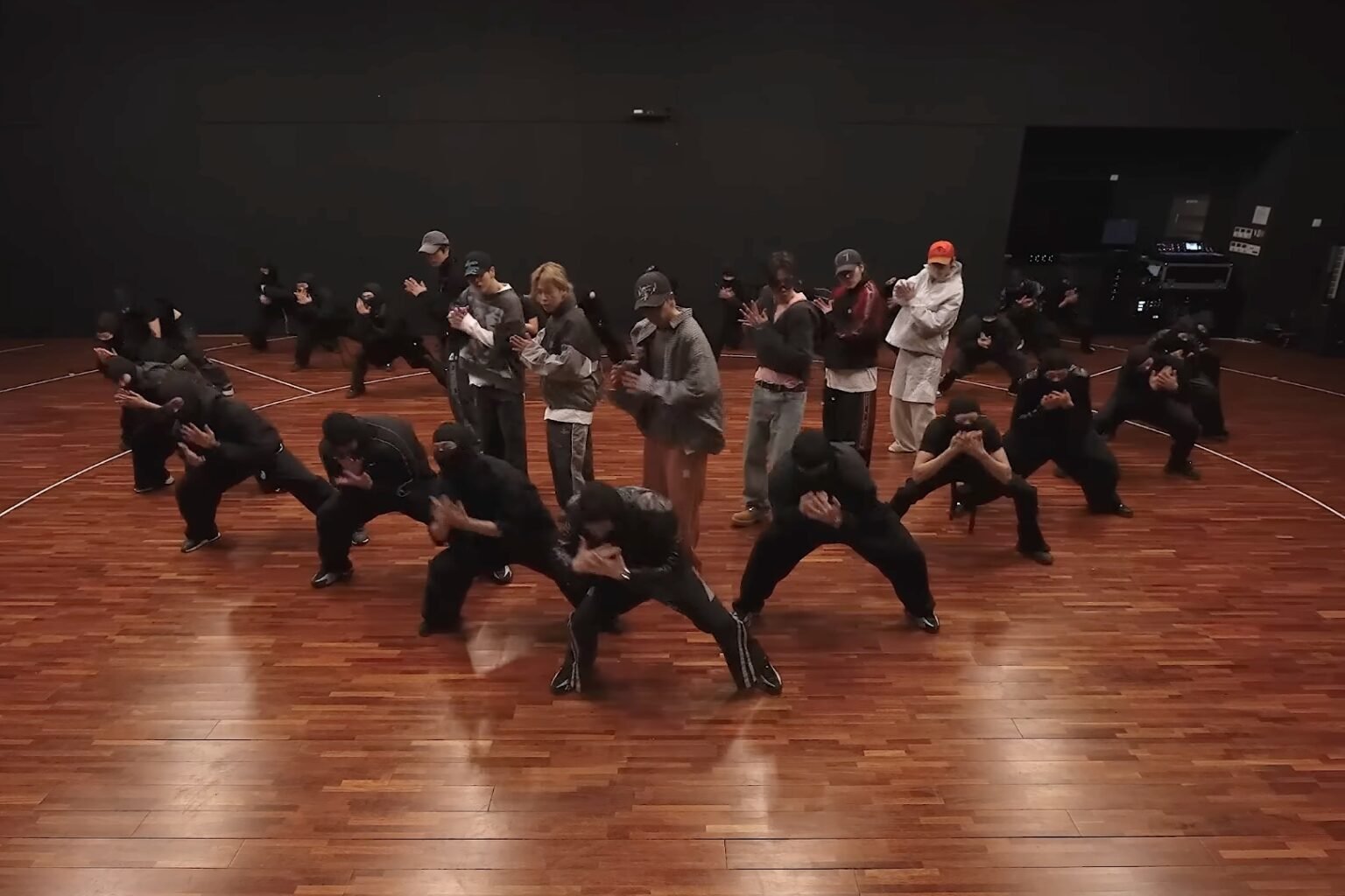 Watch: BTS Drops Dance Practice Videos For “Hooligan” And “2.0” Watch: BTS Drops Dance Practice Videos For "Hooligan" And "2.0"