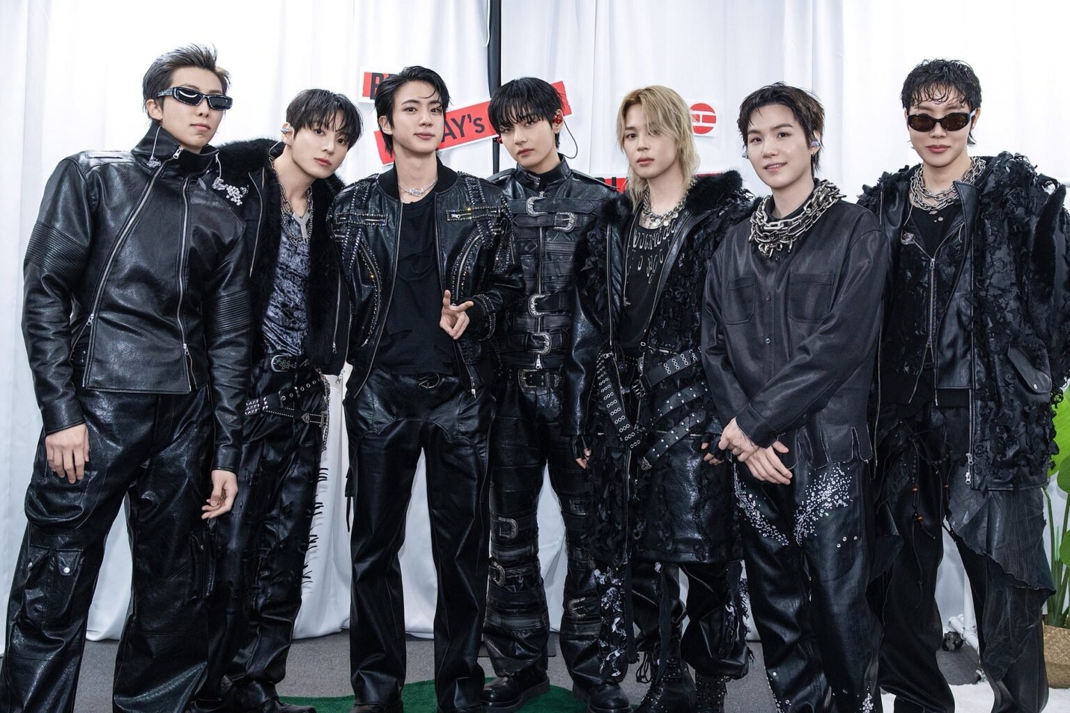 Watch: BTS Takes 12th Win For “SWIM” On “Music Core”; Performances By Hwasa, Dayoung, KISS OF LIFE, And More Watch: BTS Takes 12th Win For "SWIM" On "Music Core"; Performances By Hwasa, Dayoung, KISS OF LIFE, And More