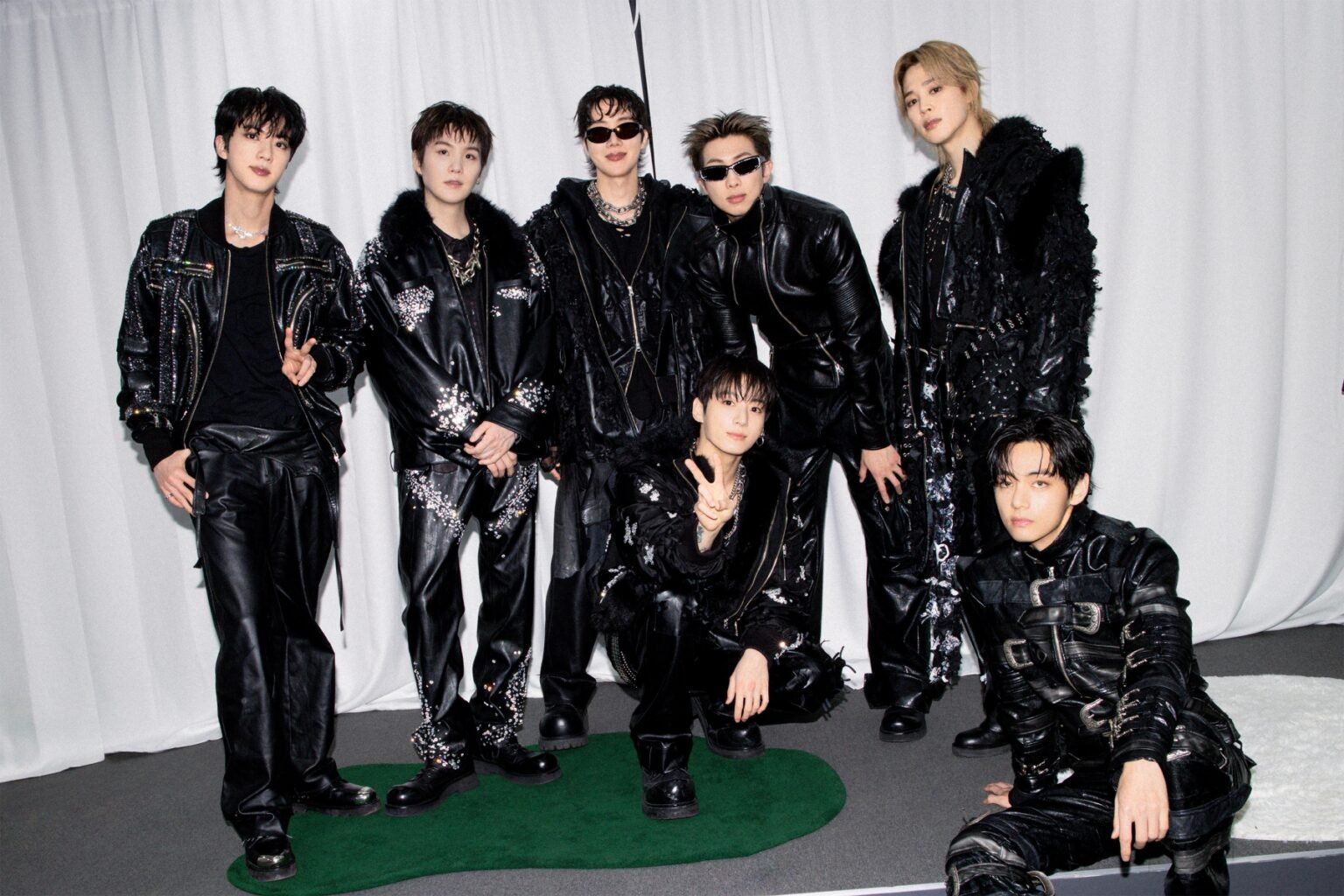 Watch: BTS Takes 13th Win And Triple Crown For “SWIM” On “Inkigayo”; Performances By Irene, Hwasa, KISS OF LIFE, And More Watch: BTS Takes 13th Win And Triple Crown For "SWIM" On "Inkigayo"; Performances By Irene, Hwasa, KISS OF LIFE, And More