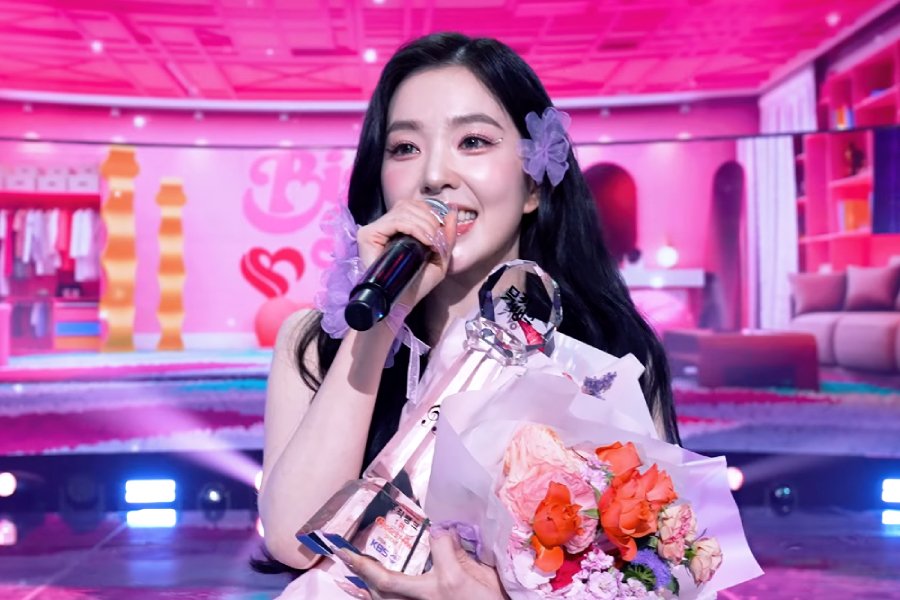 Watch: Irene Takes 1st-Ever Solo Win For "Biggest Fan" On "Music Bank"; Performances By KISS OF LIFE, KEYVITUP, And More