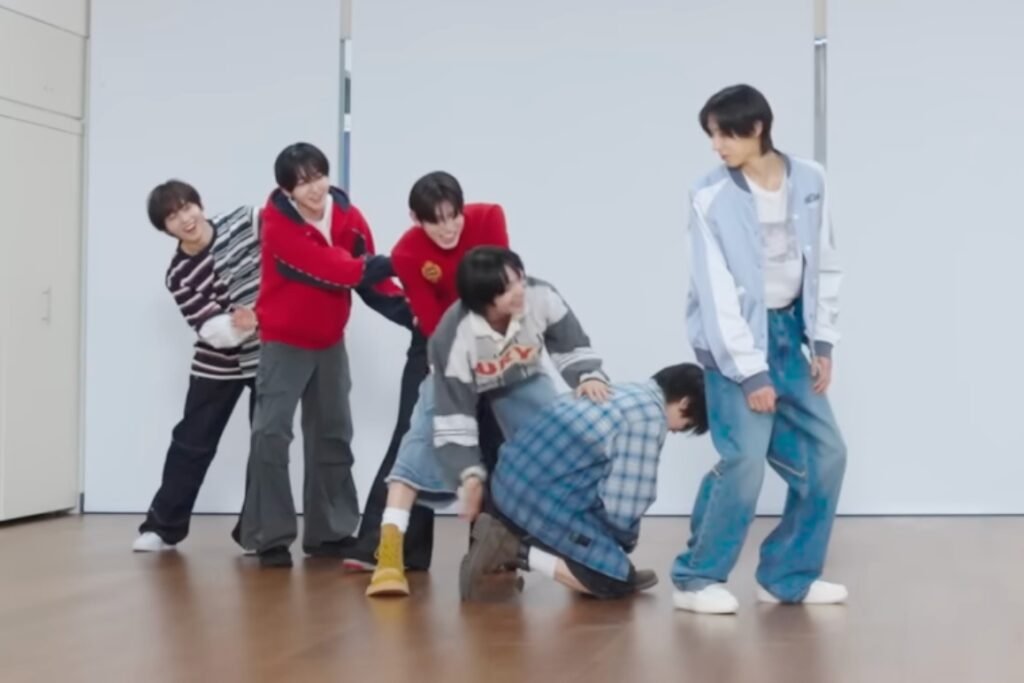 Watch: KickFlip Gets Chaotic In Boisterous Dance Practice Video For “Eye-Poppin'” Watch: KickFlip Gets Chaotic In Boisterous Dance Practice Video For "Eye-Poppin'"
