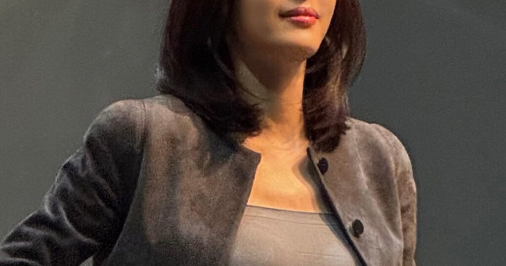 45-Year-Old Actress Flaunts Her Hot Summer Body After Two Kids