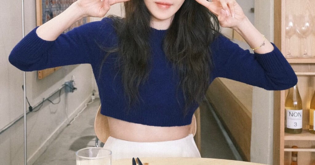47-Year-Old Actress Shows Off Age-Defying Visuals