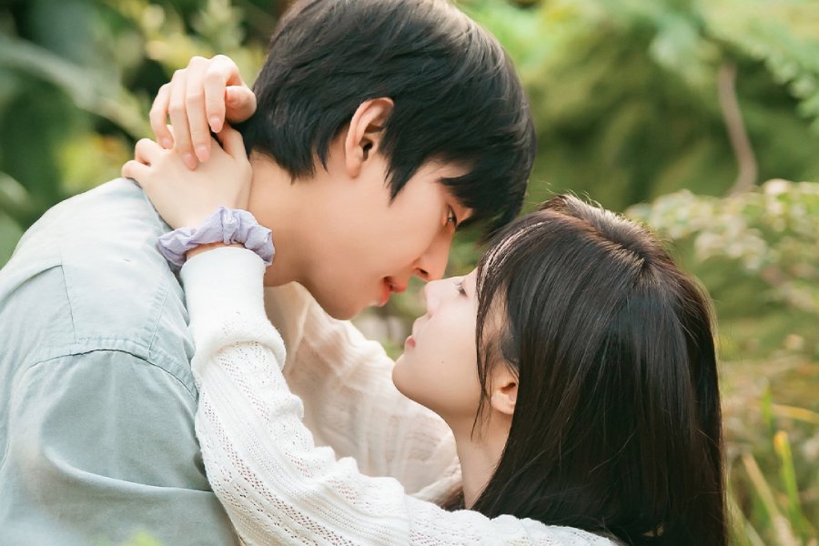 Ahn Hyo Seop And Chae Won Bin Turn Up The Romance After Becoming A Couple In “Sold Out On You”