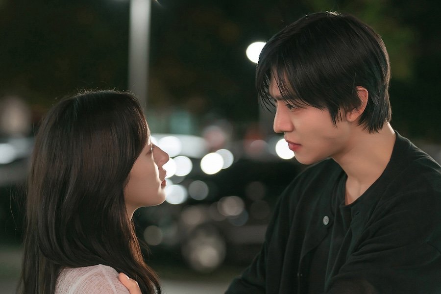 Ahn Hyo Seop Expresses Concern For Chae Won Bin And Her Sleepwalking In "Sold Out On You"