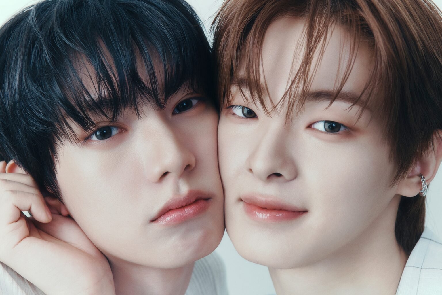Chuei Li Yu And Kang Woo Jin's New Duo FLARE U Announces Official Fan Club Name