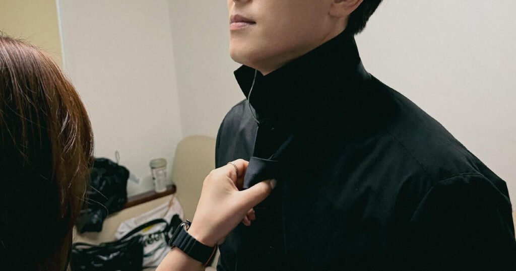 Controversial Idol Draws Attention Once Again For His Social Media Activity