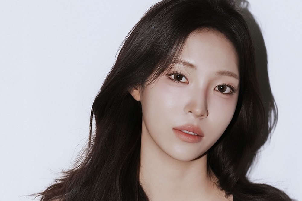 "EXchange 4" Star Park Hyun Ji Signs With Agency