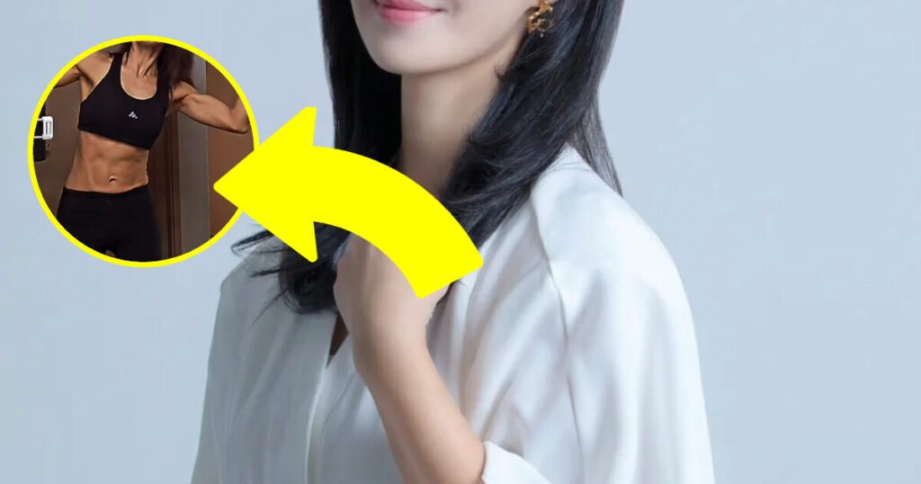 Female K-Pop Idol Shocks With Toned Figure