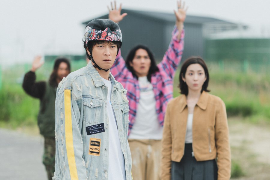 Kang Dong Won, Um Tae Goo, And Park Ji Hyun Face Unexpected Chaos On Their Comeback Journey In Comedy Film “Wild Sing”