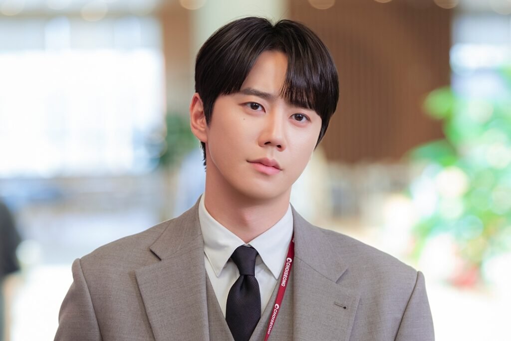 Lee Jun Young Is A Soccer Player Who Swaps Souls With A Chaebol Chairman In "Reborn Rookie"