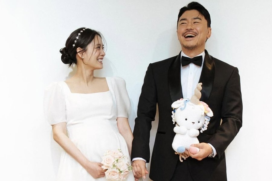 Lee Si Eon And Seo Ji Seung Welcome Their First Child