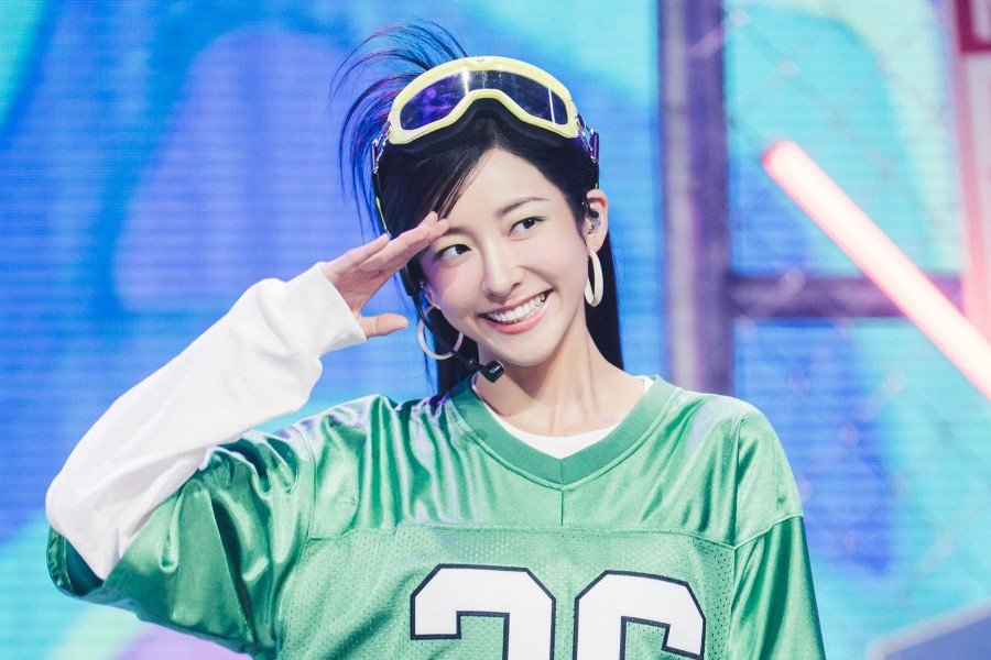 Park Ji Hyun Transforms Into The Charming Center Of Co-Ed Group TRIANGLE In New Film “Wild Sing”