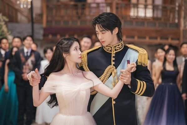 Perfect Crown with IU and Byun Woo Seok Hits Midway in Airing with Decent Ratings and a General Reception of Good But Not Great