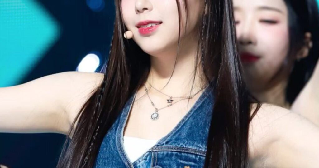 Popular Female Idol Visibly Uncomfortable On Controversial Show, Triggers Backlash Popular Female Idol Visibly Uncomfortable On Controversial Show, Triggers Backlash