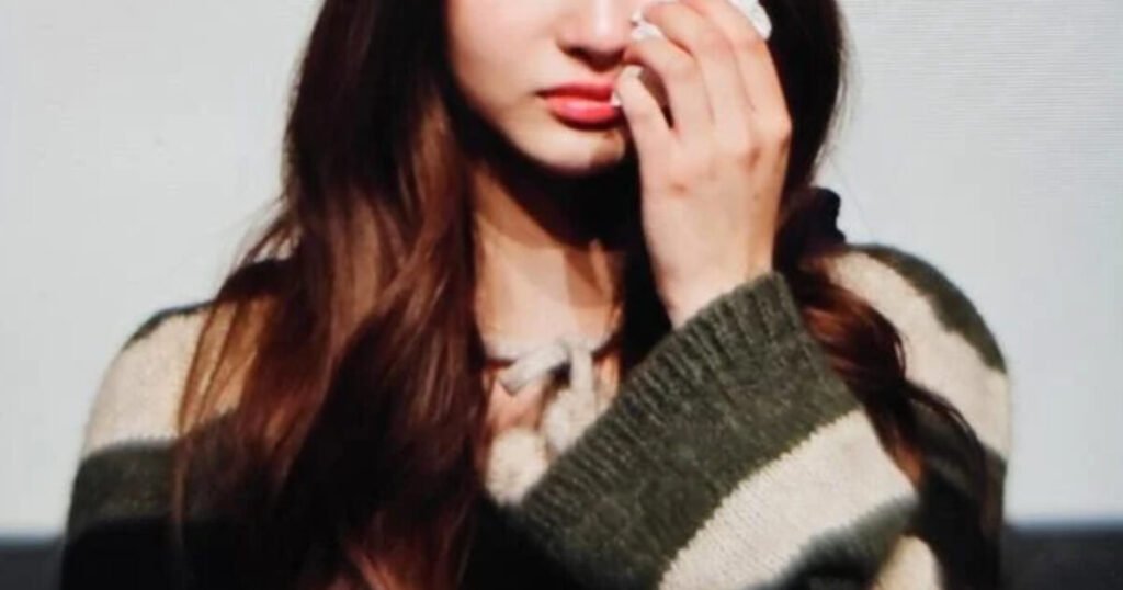 Popular Girl Group Begging Fans Resurfaces Online, Sparks Backlash