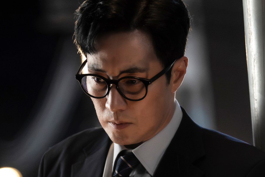 So Ji Sub Transforms Into A Father Who Secretly Hides His Agent Identity In New Drama “Agent Kim Reactivated”