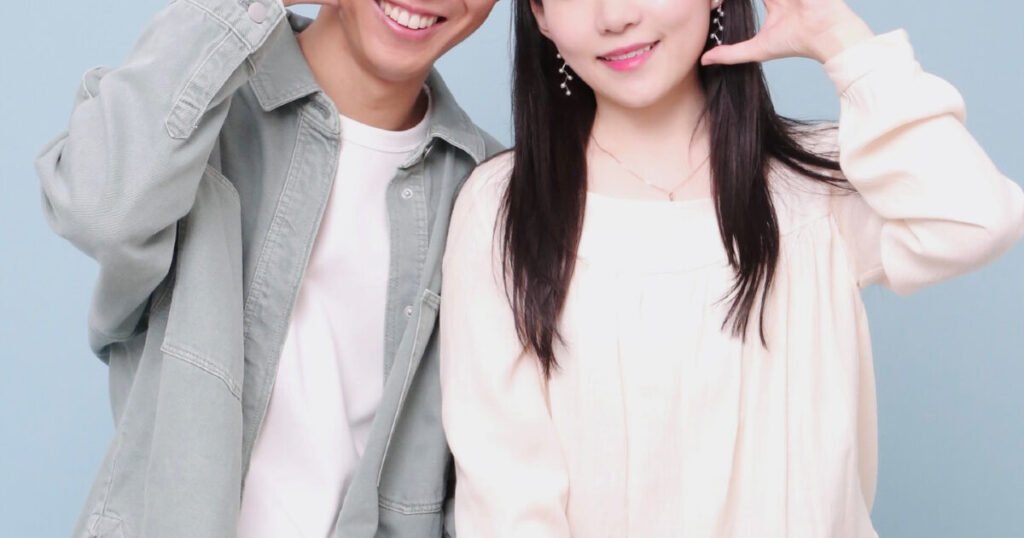 Visually Impaired Korean Star Goes Public With Relationship