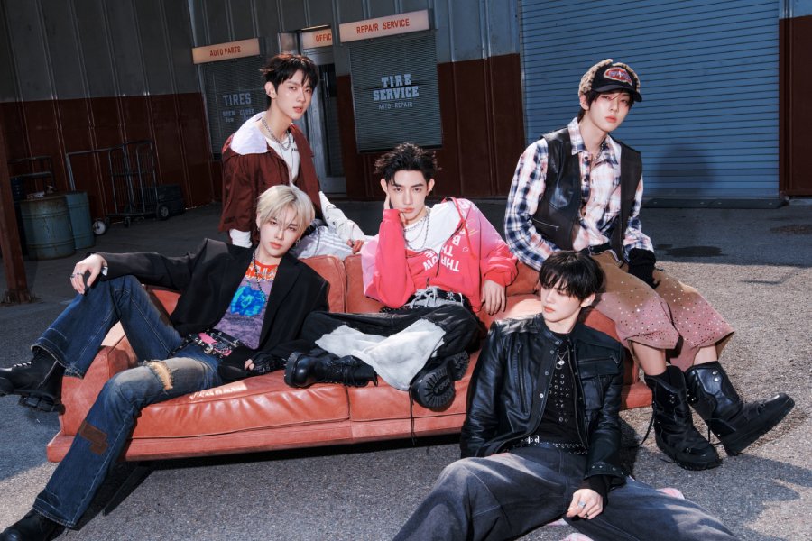 AND2BLE Records 4th-Highest 1st-Week Sales For K-Pop Group Debut Album In Hanteo History