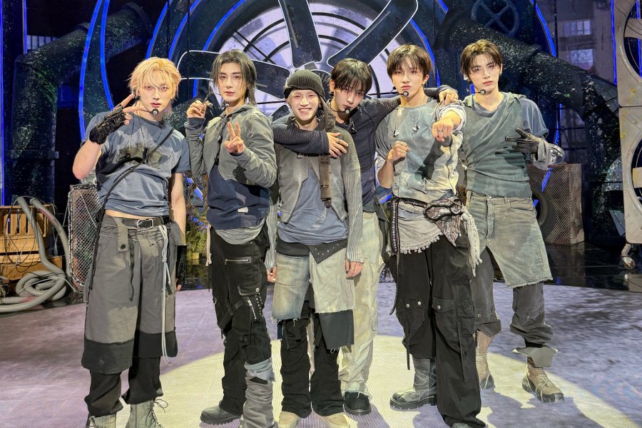 BOYNEXTDOOR Takes 1st Win For "VIRAL" On "Music Bank"