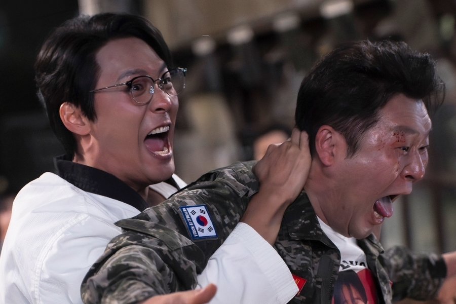 Choi Dae Hoon And Yoon Kyung Ho Have A Chaotic Confrontation In Upcoming Drama “Agent Kim Reactivated”