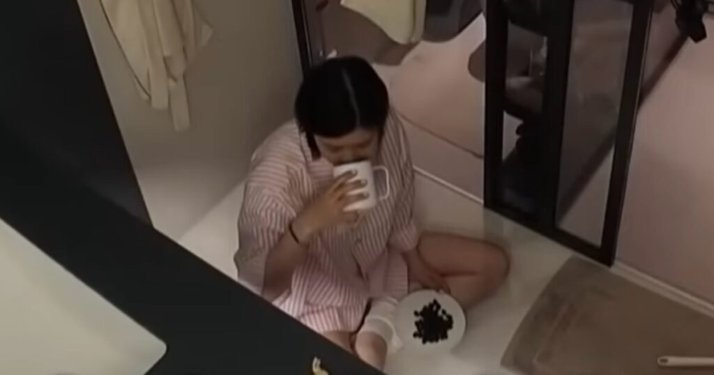 Divorced Star Reveals Emotional Reason She Eats On The Bathroom Floor After Fans Express Concern Divorced Star Reveals Emotional Reason She Eats On The Bathroom Floor After Fans Express Concern
