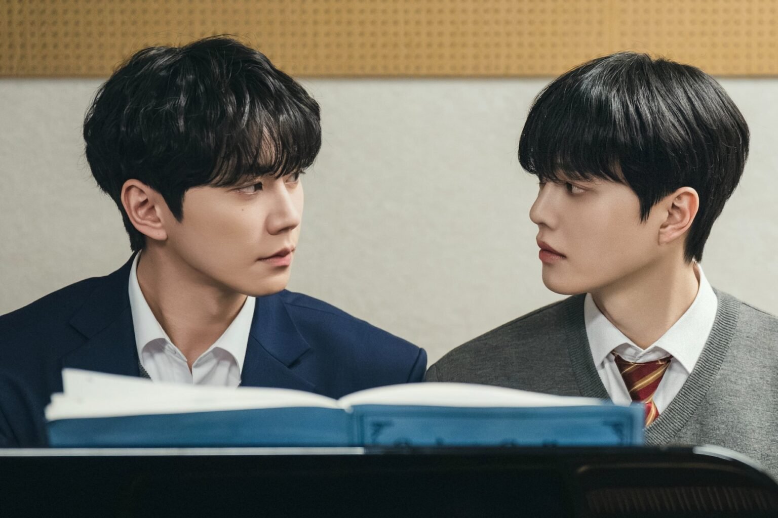 “Four Hands, Two Sonatas” Shares New Concept Photos Of Song Kang And Lee Jun Young “Four Hands, Two Sonatas” Shares New Concept Photos Of Song Kang And Lee Jun Young