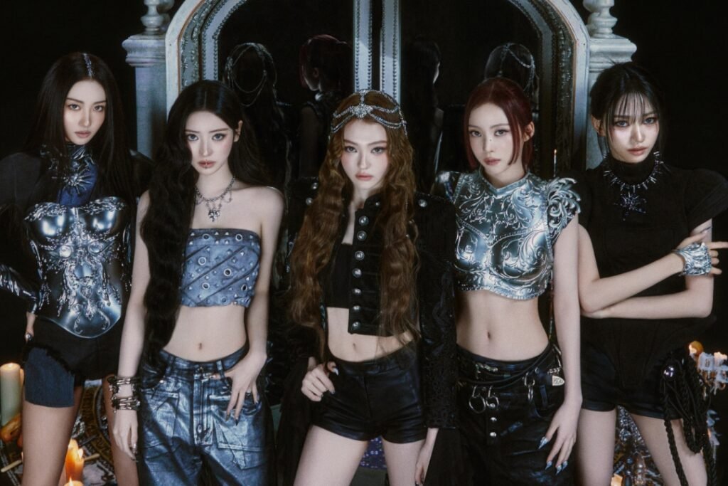 MEOVV Achieves Their Highest 1st-Week Sales Yet With "BITE NOW"