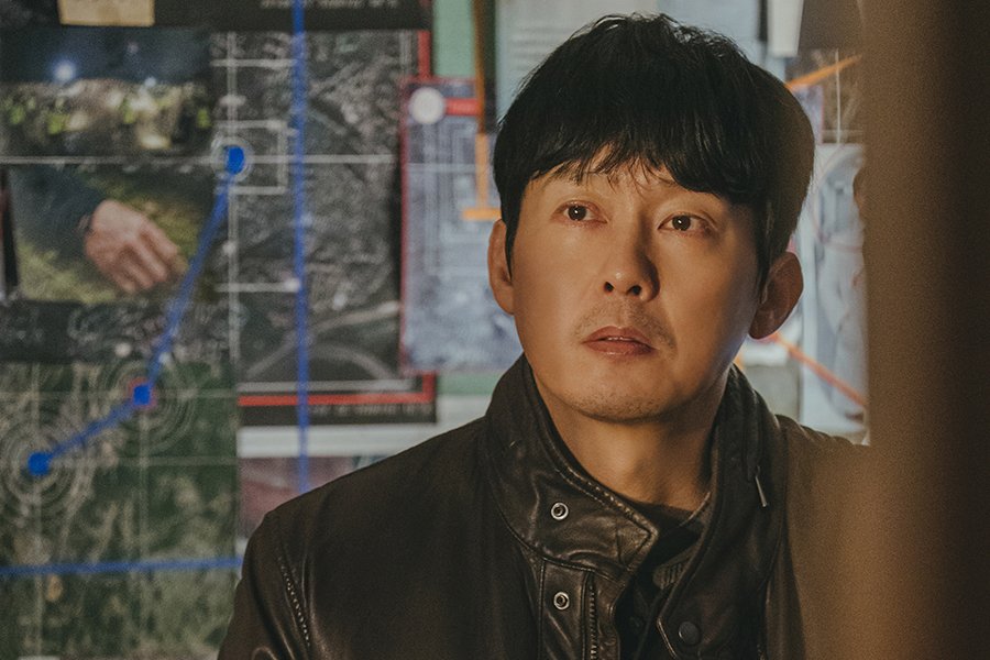 Park Byung Eun Is Former Detective Who Becomes Involved In Namkoong Min’s Case In “The Husband”