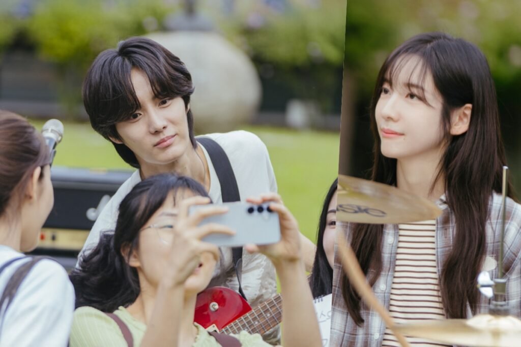Park Ji Hyun's First Love Is Popular Student Choi Kyung Hoon In "See You At Work Tomorrow!"