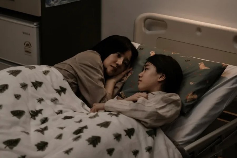 Park So Yi Reunites With Mother Lim Soo Jung After Waking From A 3-Year Coma In “The Second Child”