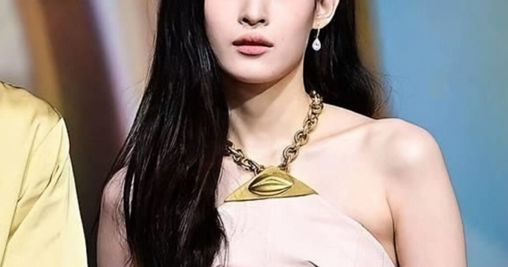 Popular FIfth-Gen Idol Leaves “Hate” Comments, Sparks Massive Response